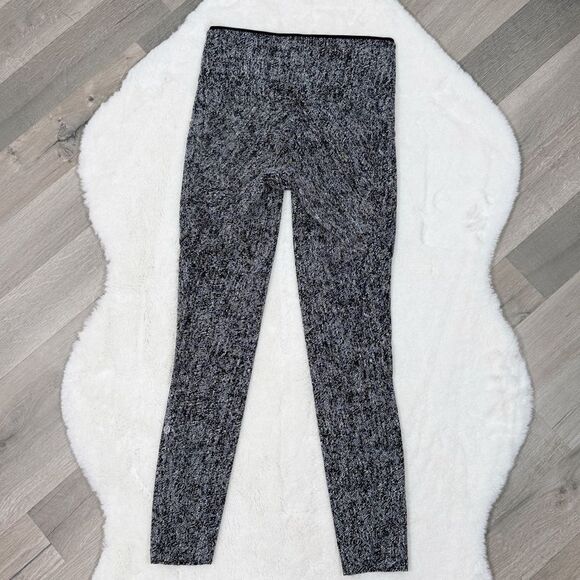 Lululemon Run On Power Luxtreme Leggings Irregular Denim Twill Black White 4 - Picture 4 of 14